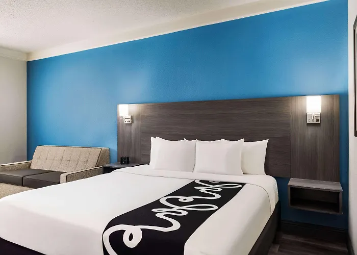 La Quinta By Wyndham North Hotel