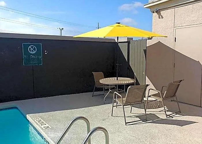 La Quinta By Wyndham North Hotel